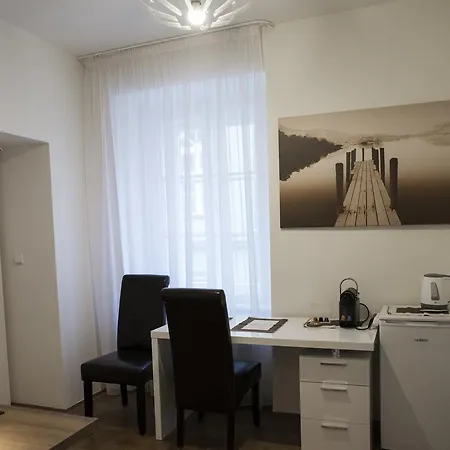 Apartament Michael Charles *