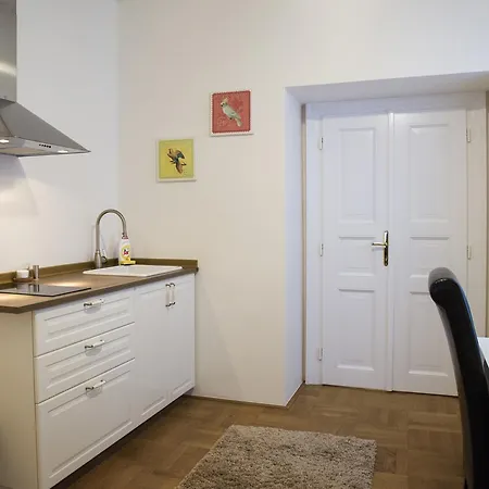 Apartament Michael Charles *